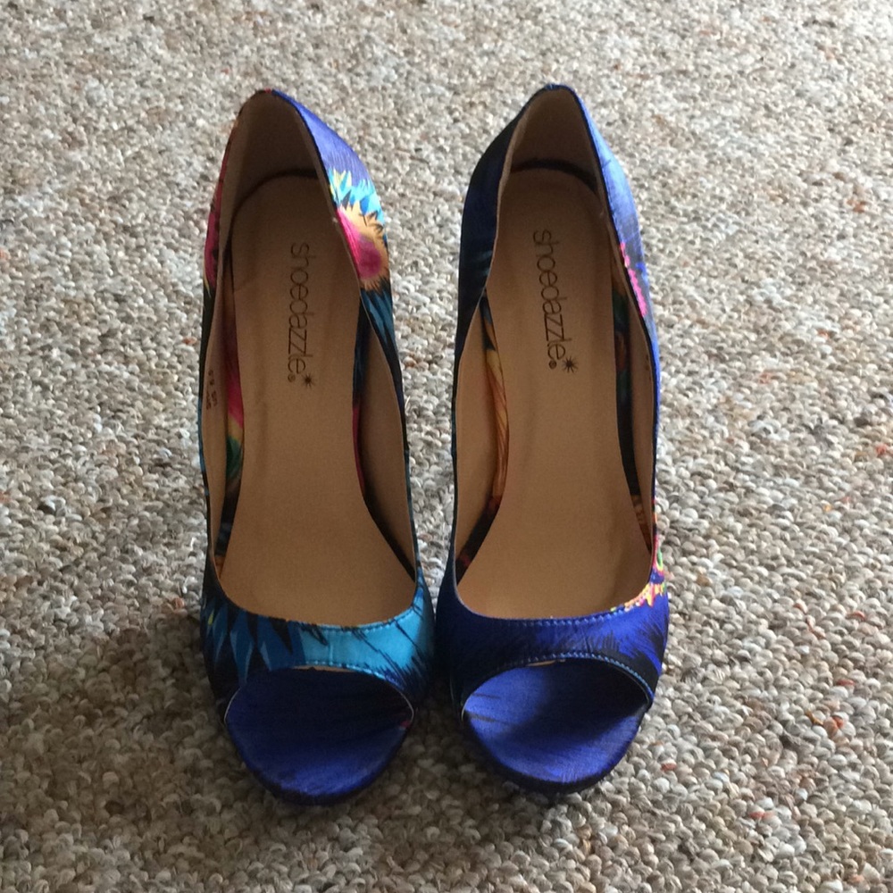 Shoe dazzle Heels